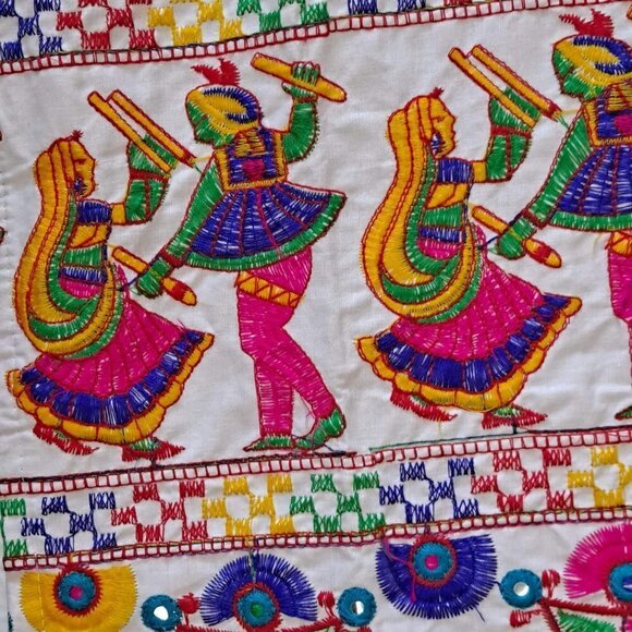 GE Peruvian Brightly Colored Embroidered Tunic Vneck Sleevless Size Medium - Picture 4 of 10